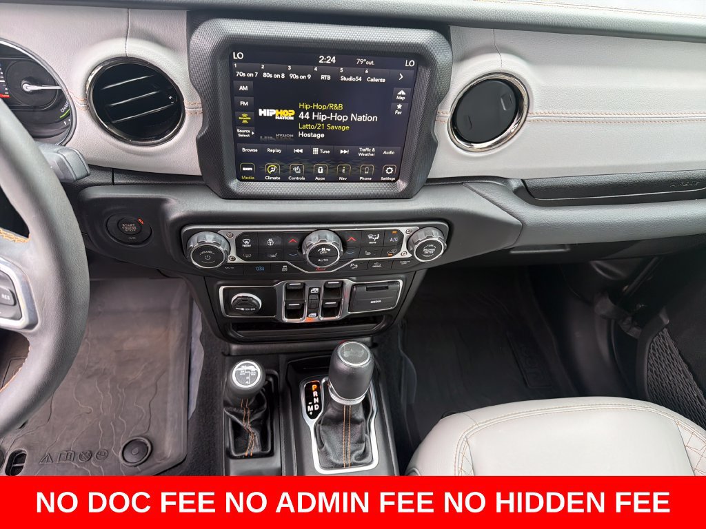 Used 2023 Jeep Wrangler Unlimited Sahara AWD/4WD image 18