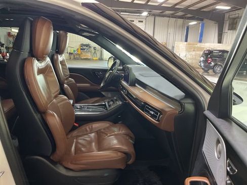Used 2023 Lincoln Aviator Reserve w/ Equipment Group 201A AWD/4WD image 23