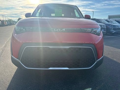 Used 2024 Kia Soul LX w/ Option Group 015 FWD image 2
