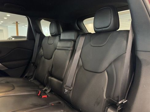 Used 2019 Jeep Cherokee High Altitude image 25