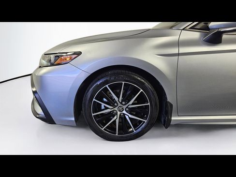 Used 2023 Toyota Camry SE image 11