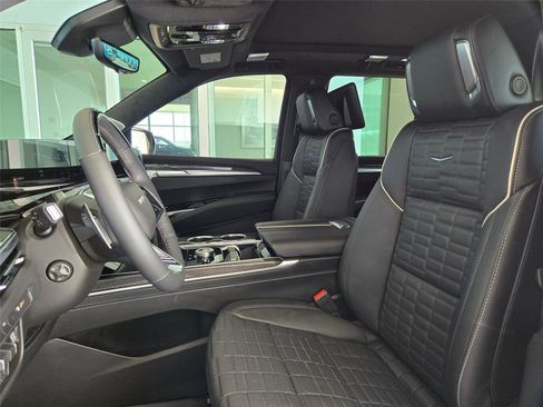 Used 2026 Cadillac Escalade V w/ LPO, ONYX Package AWD/4WD image 28