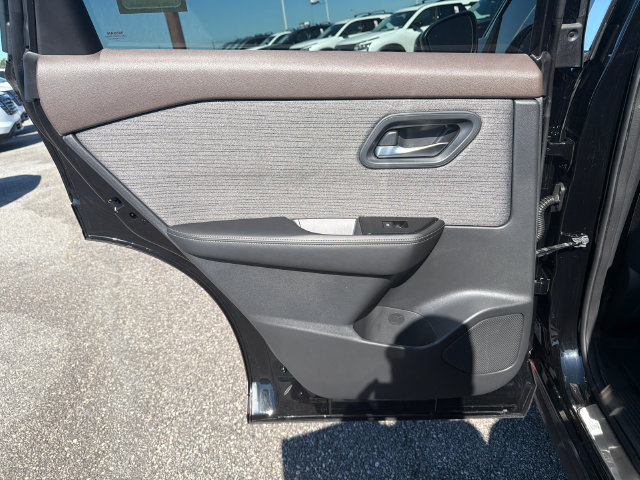 Used 2022 Nissan Rogue SV FWD image 21