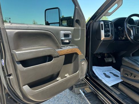 Used 2018 GMC Sierra 3500 Denali image 33