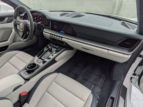 Certified 2025 Porsche 911 Carrera image 23