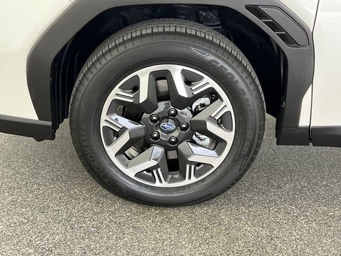 Certified 2025 Subaru Forester Premium image 28