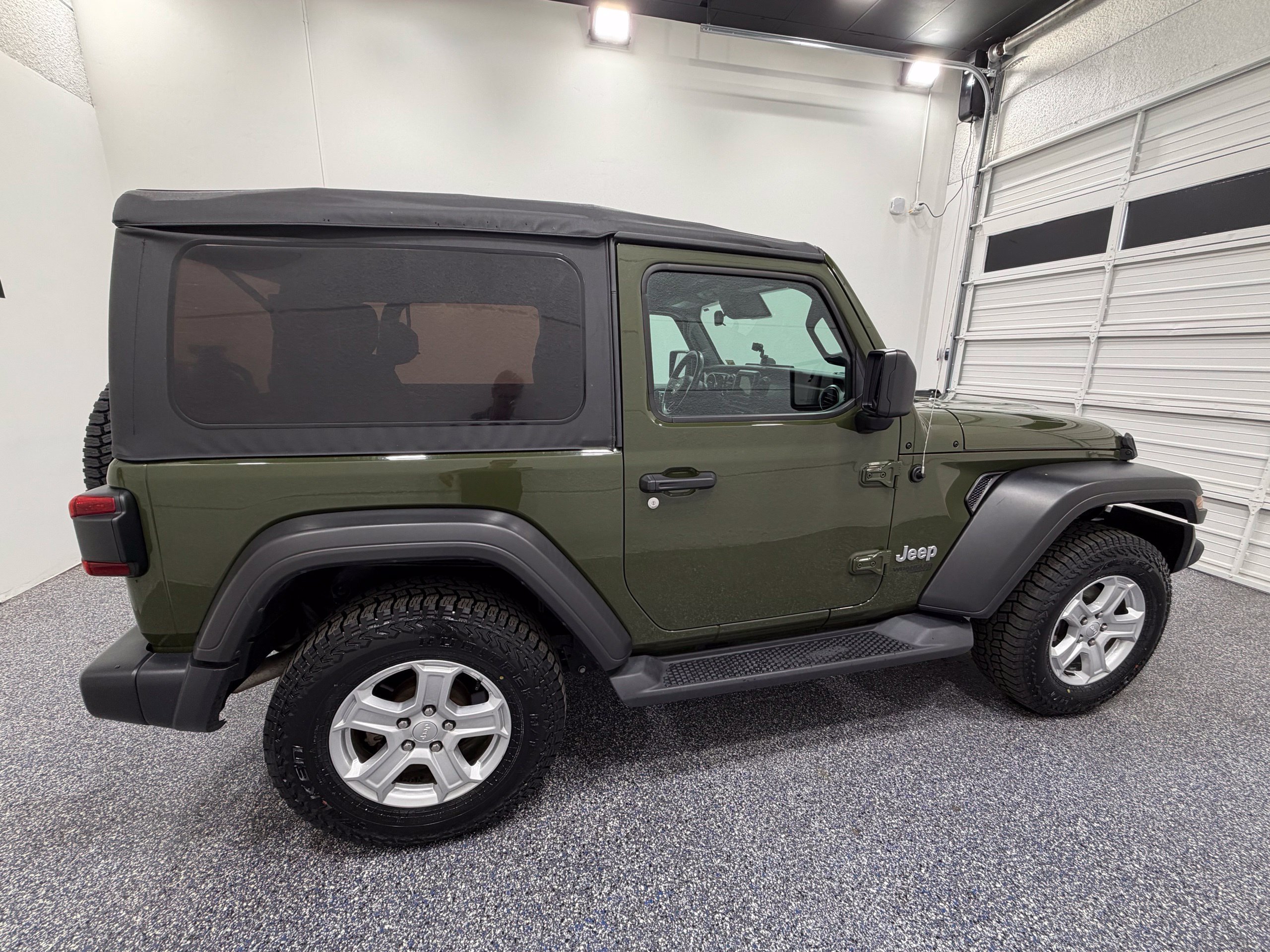 Used 2021 Jeep Wrangler Sport AWD/4WD image 7