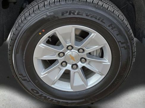 Used 2025 Chevrolet Silverado 1500 LT AWD/4WD image 9