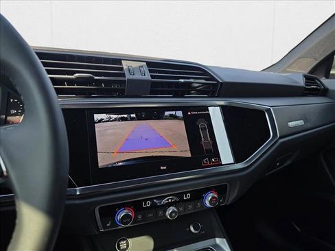 New 2025 Audi Q3 2.0T Premium image 23