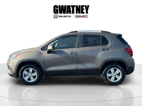 Used 2022 Chevrolet Trax LT w/ Driver Confidence Package image 4