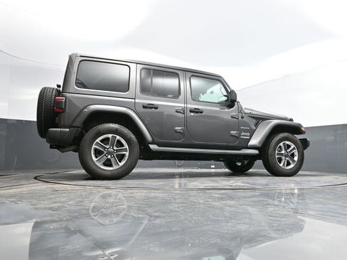 Used 2020 Jeep Wrangler Unlimited Sahara image 40