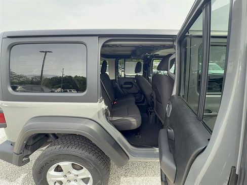 Used 2022 Jeep Wrangler Unlimited Sport AWD/4WD image 23