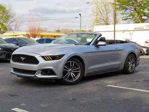 Used 2017 Ford Mustang Premium image 4