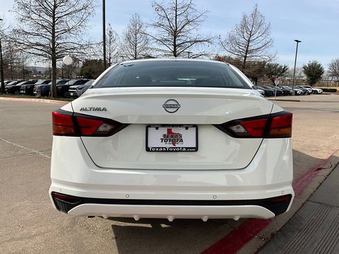 Used 2025 Nissan Altima 2.5 SV image 7
