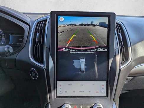 Used 2022 Ford Edge Titanium AWD/4WD image 18