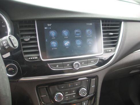 Used 2020 Buick Encore Preferred FWD image 23