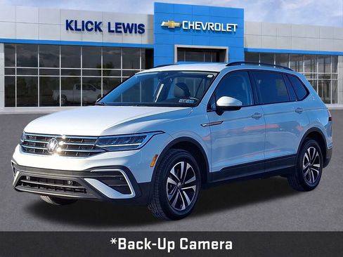 Used 2024 Volkswagen Tiguan S image 3
