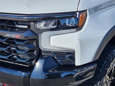 Used 2024 Chevrolet Silverado 1500 ZR2 w/ Technology Package image 9
