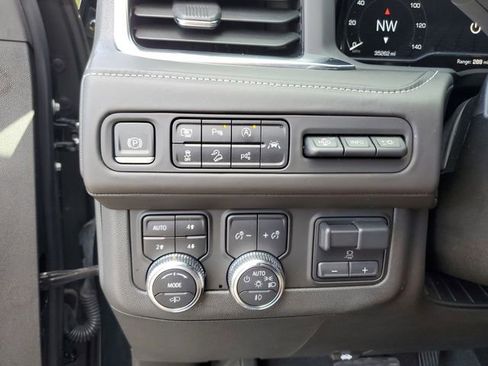 Used 2023 GMC Yukon XL Denali Ultimate AWD/4WD image 29
