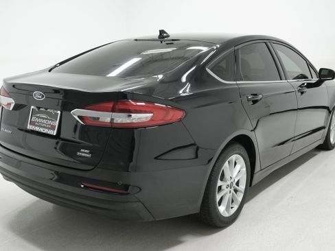 Used 2020 Ford Fusion SE image 4