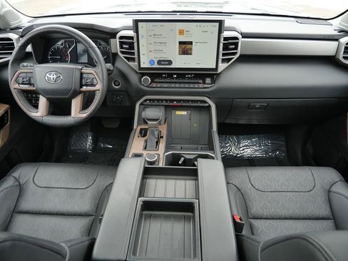 Used 2022 Toyota Tundra Limited AWD/4WD image 30