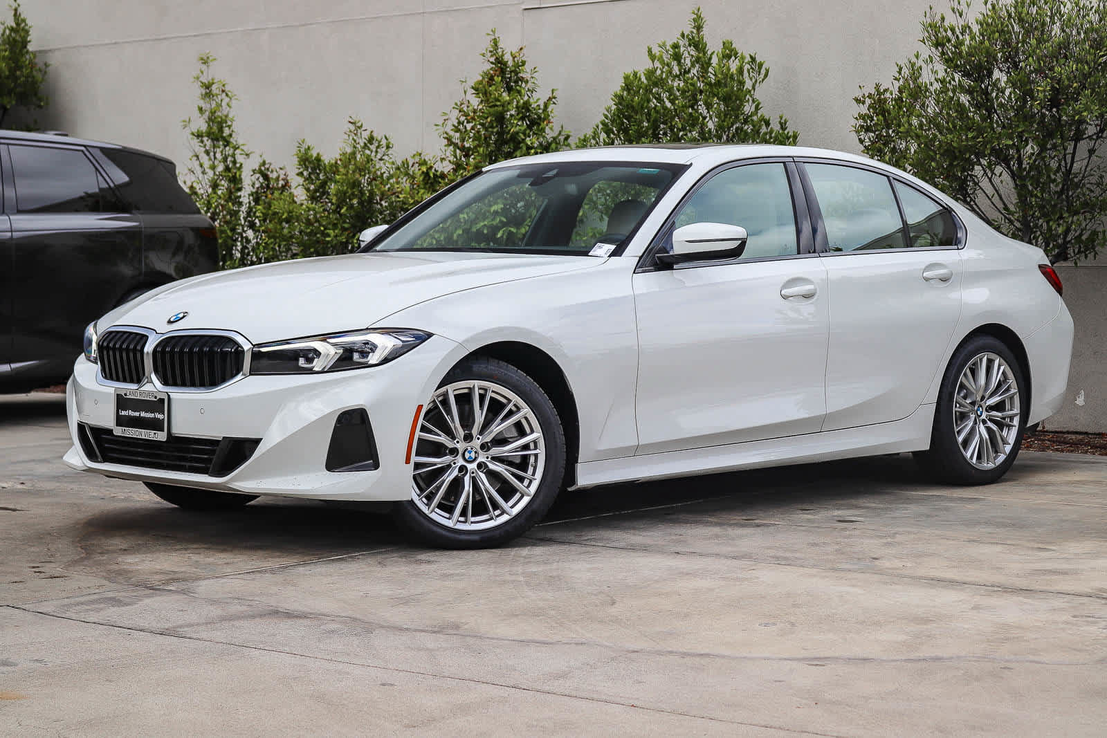 Used 2023 BMW 330i Sedan w/ Driving Assistance Package RWD image 1