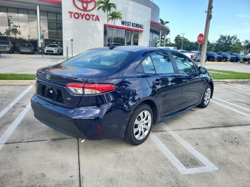 Used 2025 Toyota Corolla LE FWD image 7