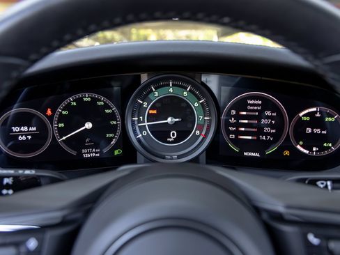 Certified 2022 Porsche 911 Carrera S RWD image 33
