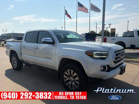 Used 2021 Toyota Tacoma Limited AWD/4WD image 1