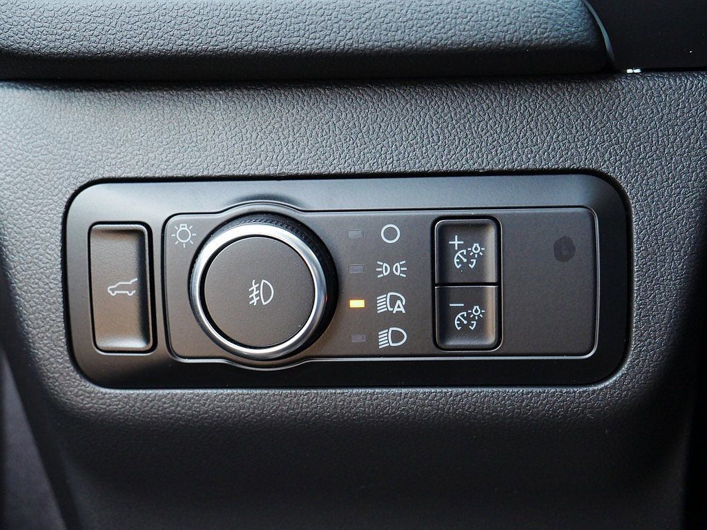 Used 2023 Ford Escape Platinum w/ Premium Technology Package AWD/4WD image 27