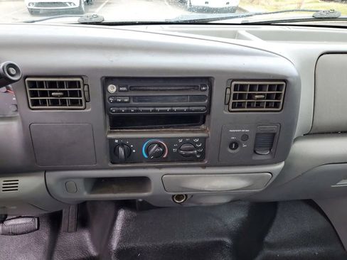 Used 2002 Ford F250 XL image 16