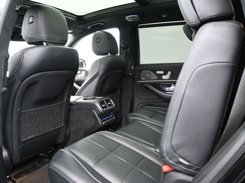 Used 2021 Mercedes-Benz GLS 580 4MATIC image 10