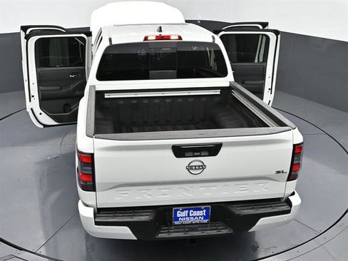 Used 2025 Nissan Frontier SL image 46
