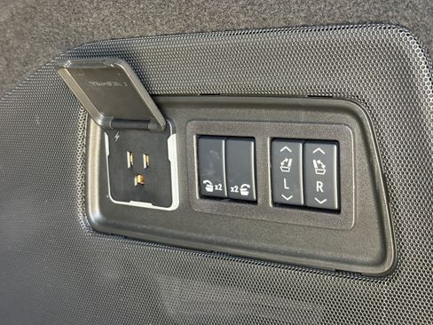 Used 2026 Cadillac Escalade V AWD/4WD image 10