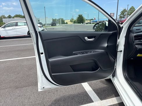 Used 2023 Kia Rio S FWD image 3