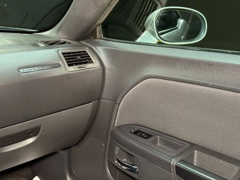 Used 2011 Dodge Challenger image 22