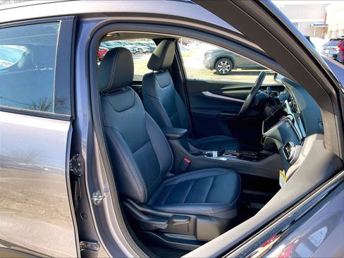 Used 2023 Chevrolet Bolt EUV Premier w/ Sun & Sound Package image 11