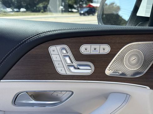 New 2026 Mercedes-Benz GLS 580 4MATIC image 11