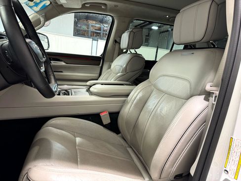 Used 2023 Jeep Grand Wagoneer Series II w/ Convenience Group III image 24