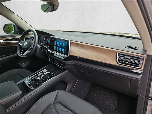 Used 2024 Volkswagen Atlas SE FWD image 28