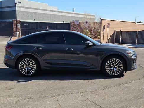 Used 2024 Audi Q8 e-tron Premium Plus image 4