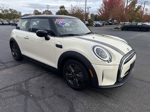 Used 2022 MINI Cooper 2-Door Hardtop image 9