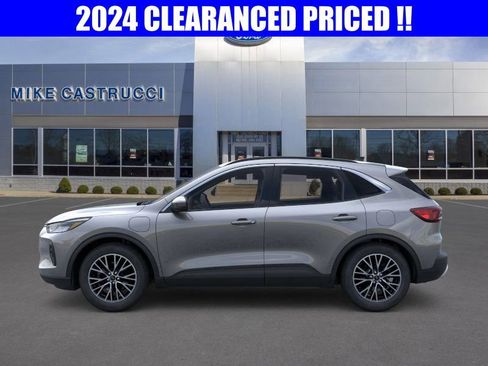 New 2024 Ford Escape SE image 3