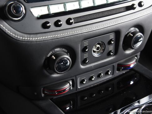 Used 2016 Rolls-Royce Wraith image 33