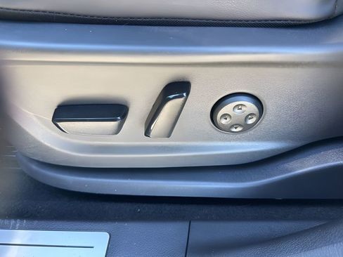 Used 2023 Nissan Ariya AWD image 10