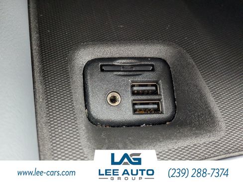 Used 2020 Buick Enclave Essence w/ Sound and Sites Package FWD image 31