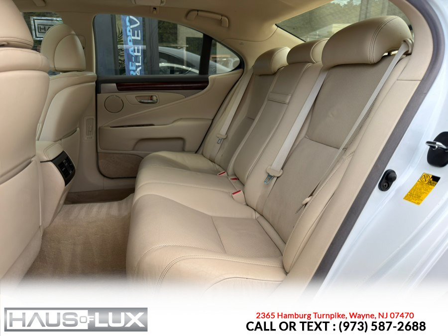 Used 2013 Lexus LS 460 AWD w/ Comfort Pkg image 11