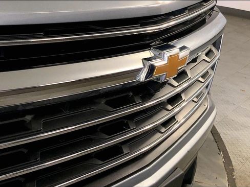 Used 2024 Chevrolet Traverse LT AWD/4WD image 28