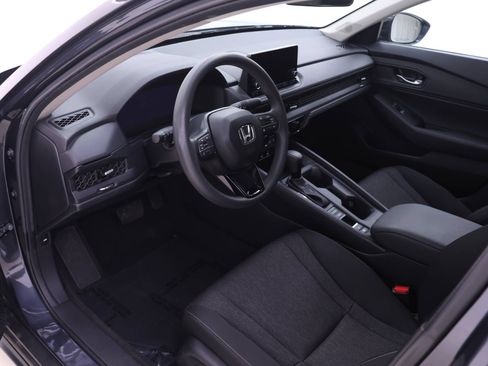 Certified 2025 Honda Accord SE image 3