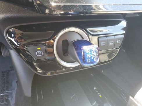 Used 2022 Toyota Prius Prime XLE FWD image 25